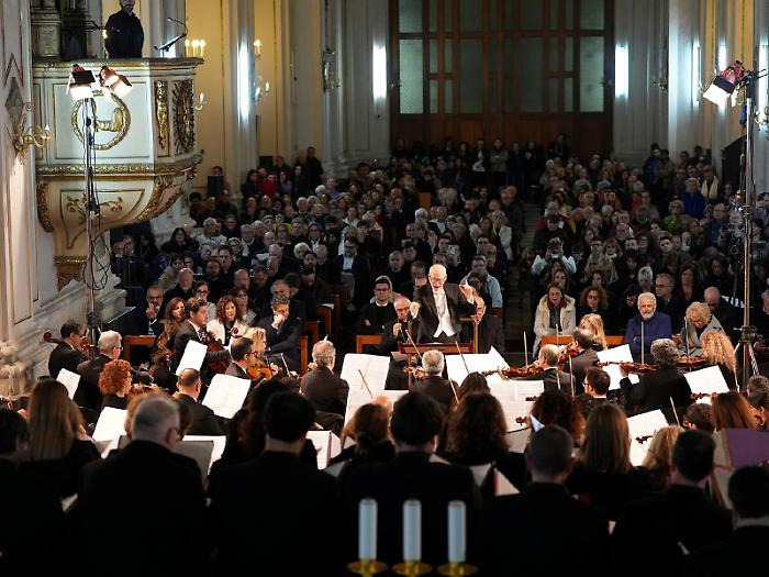 I fondi dello spettacolo decisi «cercando su YouTube» e la graduatoria Furs rimane gelata