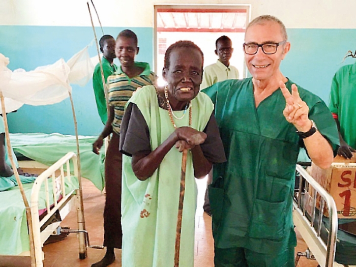 Dall&rsquo;Ucraina alla Sierra Leone, i viaggi in guerra di un chirurgo palermitano per salvare vite