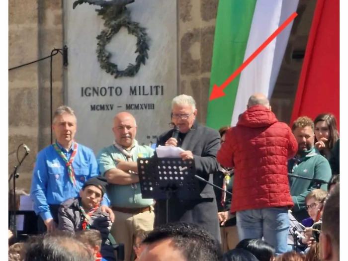 Poesia per le vittime di mafia mentre il figlio boss fa affari sui rifiuti e sugli oli esausti