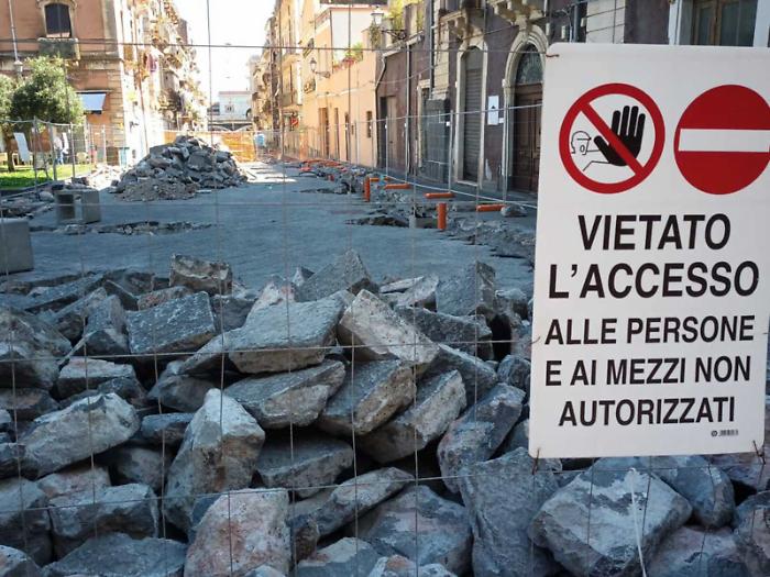 Catania, verso la pedonalizzazione alla Civita: posti auto per i residenti dentro al porto