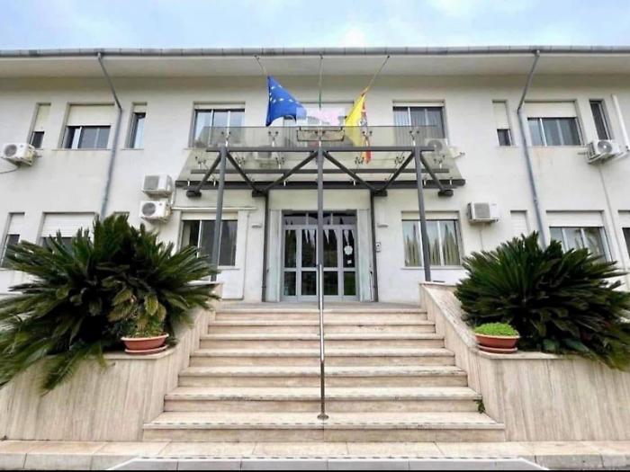 Pazienti in piazza a Caltanissetta per salvare il centro per la spina bifida dopo il mancato rinnovo della convenzione