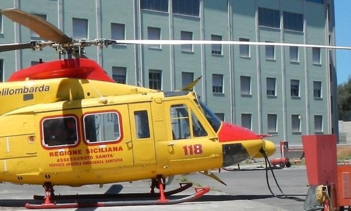 Niscemi, incendia le erbacce nel terreno e viene travolto dalle fiamme: trasferito in elisoccorso