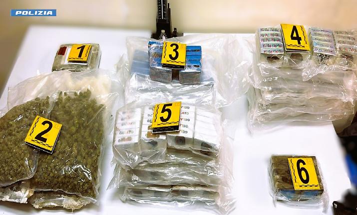 Blitz nello Stretto di Messina: traghetto intercettato con oltre 30 kg di stupefacenti diretti in Sicilia