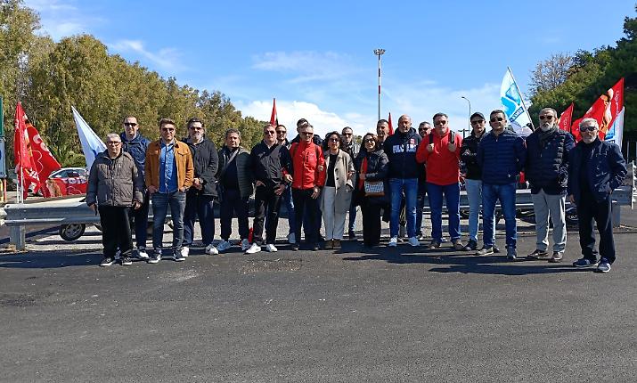 Fine contratto e badge disattivati: monta la protesta delle guardie giurate davanti ai cancelli di EniMed