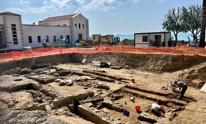 Nel sito di Orto Fontanelle dopo i resti del quartiere greco l'antiquarium con i reperti
